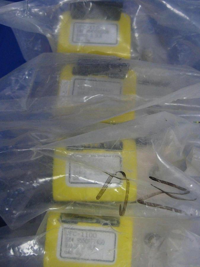 Used Unit UFC-1100 MFC, O2, 3 SLM, 1/4" Male, AMAT 233-4135-43, Lot of 2