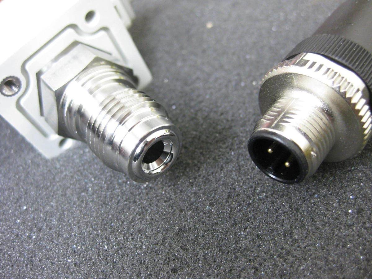 SMC ISE80H-A2-V, Digital Pressure Switch, 1/4 M VCR 2MPa, NEW, high purity