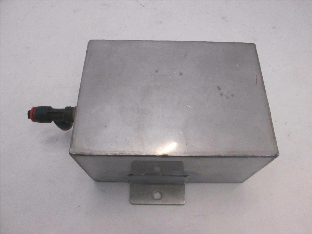 Used Stainless Steel Vacuum Reservoir, 3" x 4" x 6" w/ 2 Fittings, Used