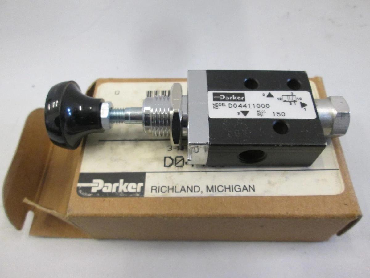 Parker, D04411000, 3 Way manual Poppet Valve, New