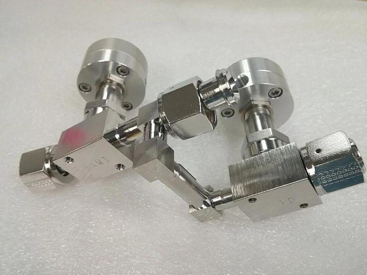 Parker Lam Research 839-084630-001C Pneumatic Valve Assembly, NC, 1/2" FVCR, New
