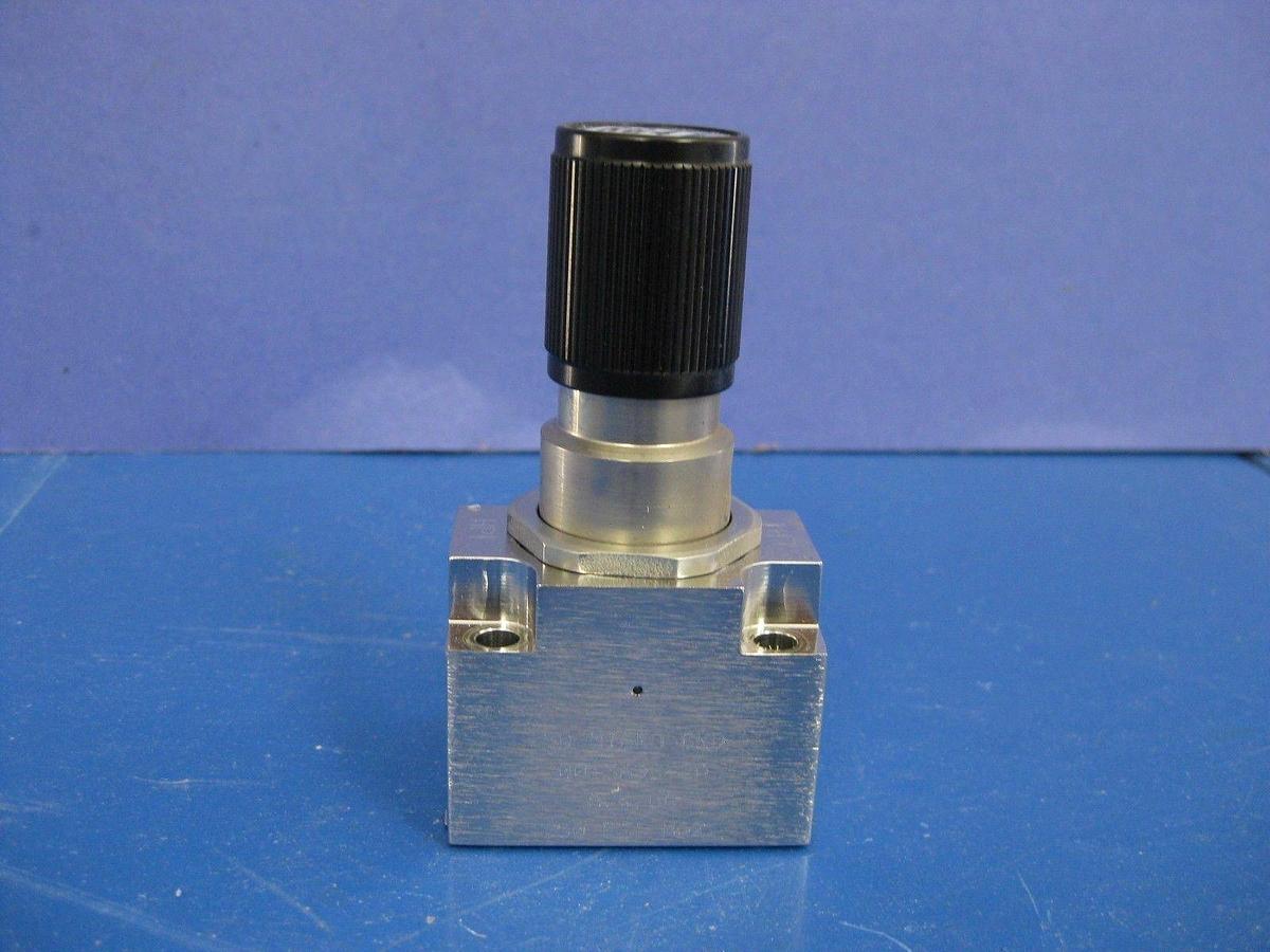 Used VERIFLO Regulator SQMICROHF502PCKD, Lot of 2