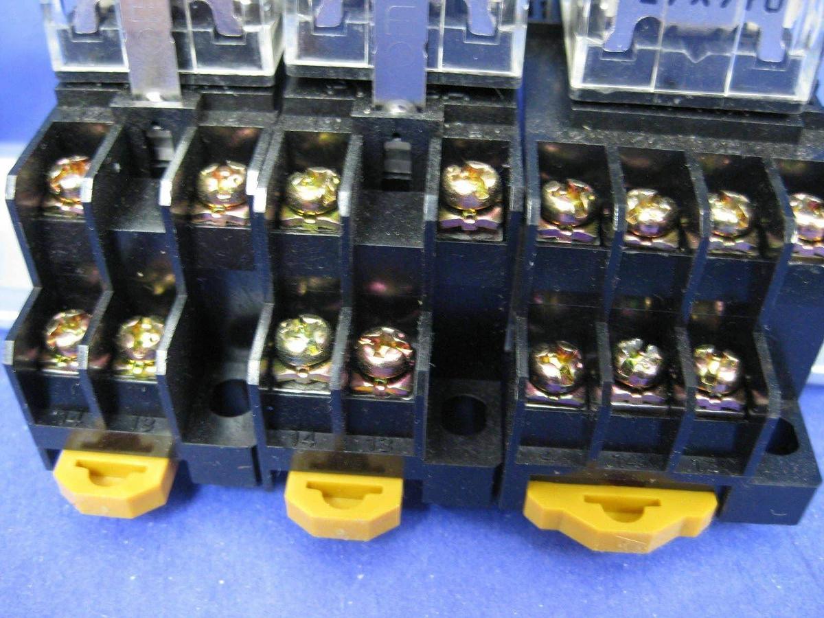 Used OMRON Relay Assy w/ MY2N-D2 Relays, Track Mount, Used