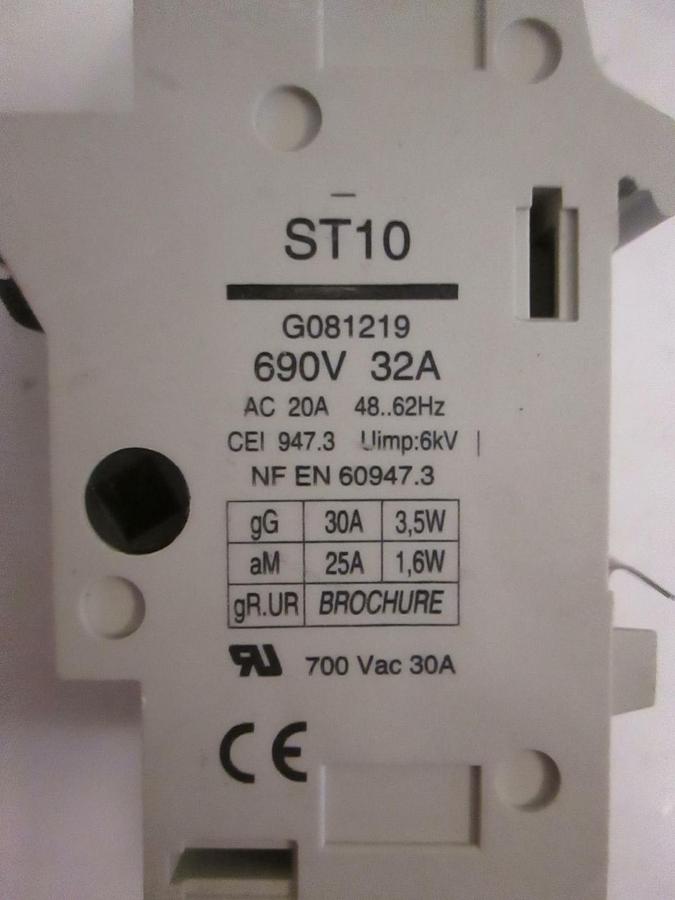 Used Ferraz Fuse Holder, ST10, 32A 690V, Lot of 2