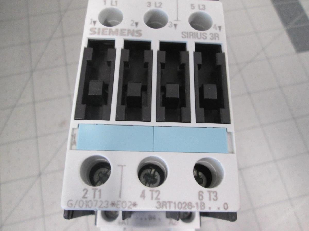 SIEMENS 3RV1021-4DA10, Circuit Breaker for Motor Protection w/ Contactor, New