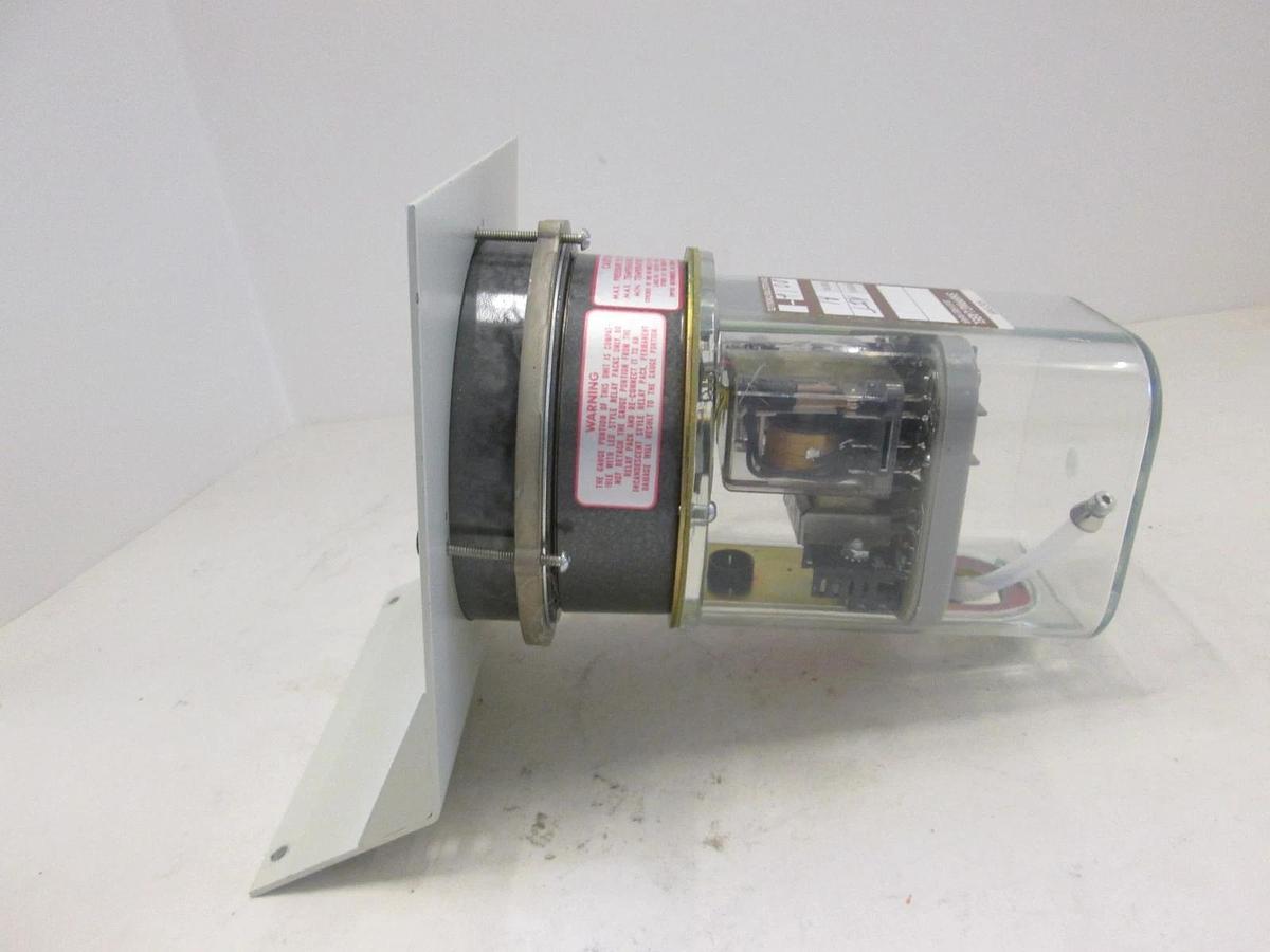 Used Dwyer 3000-50MMC, Photohelic Gauge Assy, 0-50mm, Used