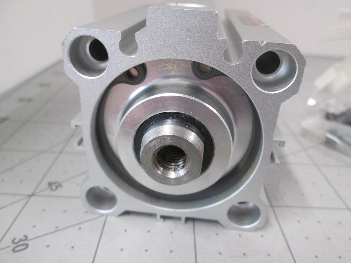 Used SMC, CDQ2KB40-40D, Pneumatic Cylinder, New