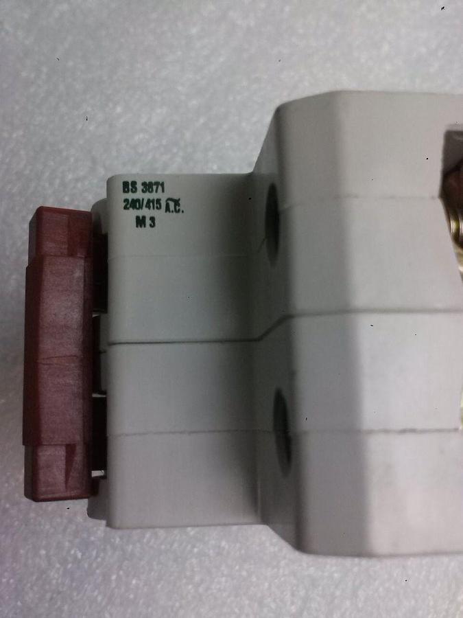 Used Klockner Moeller FAZ-G4A-2 Mini Circuit Breaker 2P 220/380VAC 4A,NEW Lot of 4