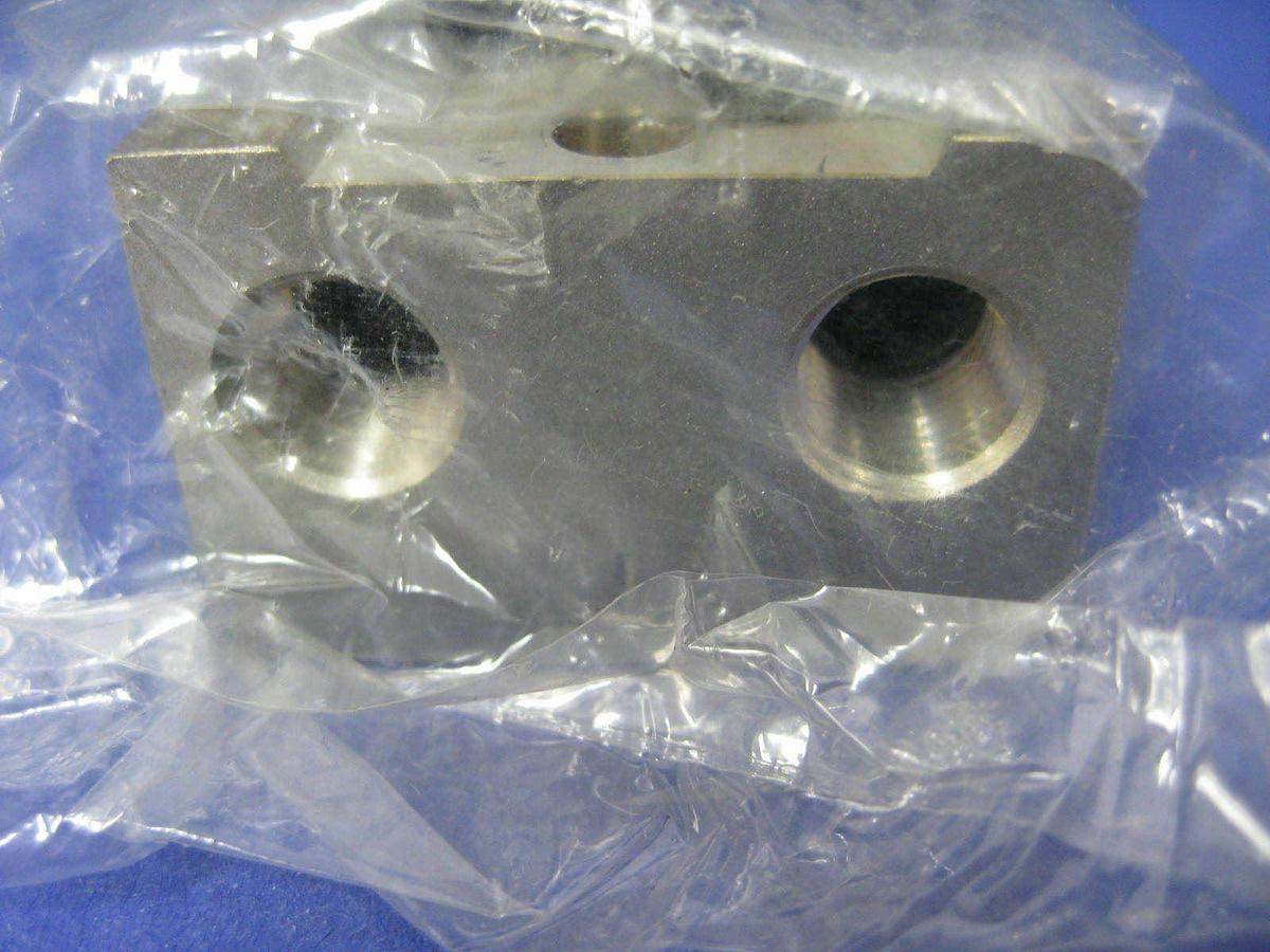 SMC NVVSZ5-20-051-00T 5 Station Manifold Block for VV3Z Valve, Lot of 2 New