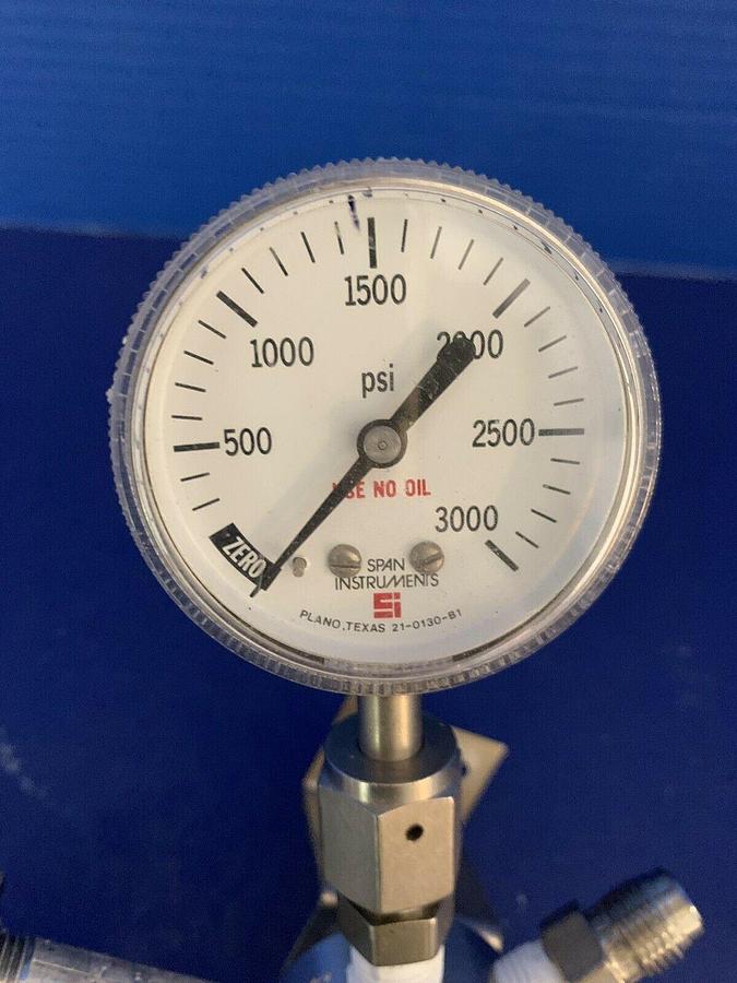 Used Veriflo IR401S6PXX4 Regulator, 6 Ports, 1/4" MVCR x CGA580, w/ Gauge, Used