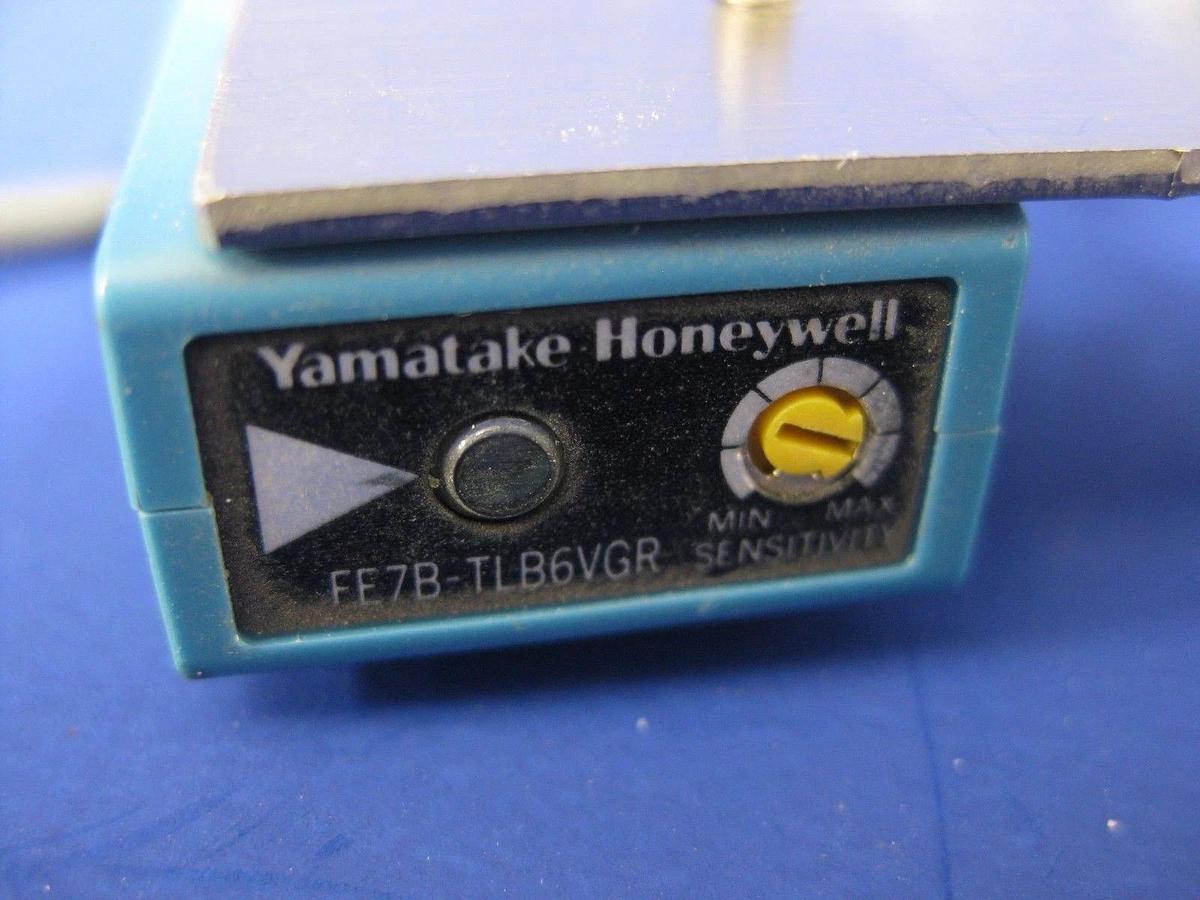 Used Yamatake Honeywell FE7B-TLB6VGR/ FE7B-TLB6VGE Emitter/Reciever DC Sensor, Lot 2