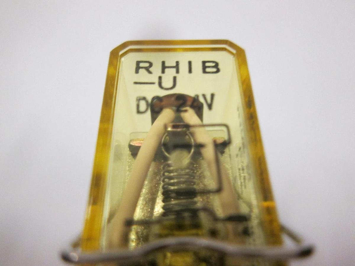 Used IDEC, RHIB-U Relay w/ SH1B-05 Relay Socket, Used