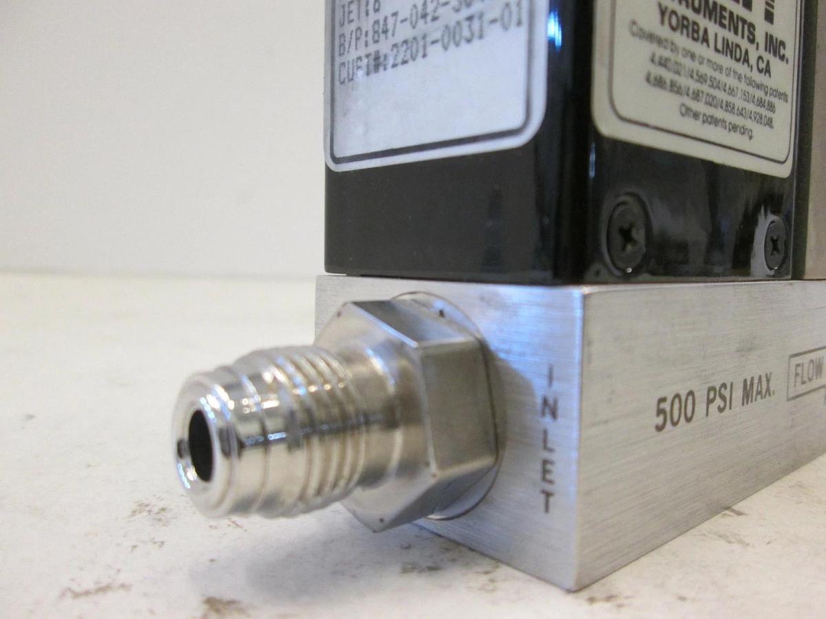 Used Unit UFC-1110N Mass Flow Controller MFC, N2, 20 SLM, Used