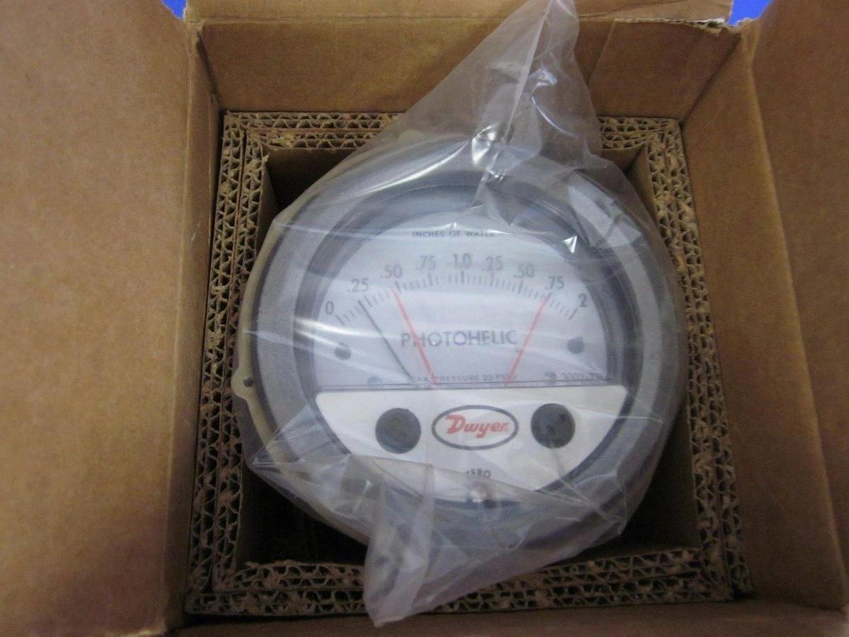 Used Dwyer 3002-TP Photohelic Pressurer Switch/Gage, 0-2.0" of Water