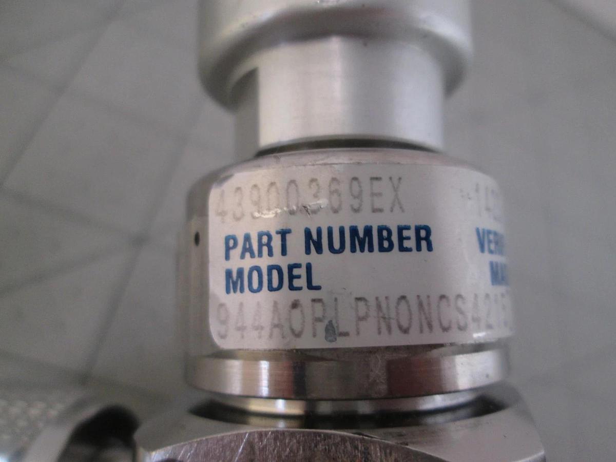 Used Veriflo, 944AOPLPNONCS4215, Double Actuator, 3 Way Valve, Used