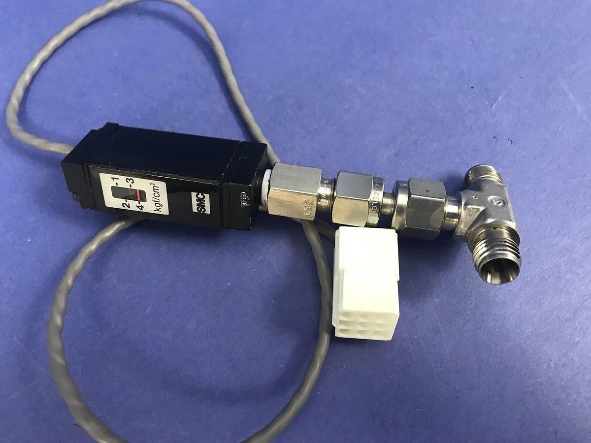 Used SMC Vacuum Pressure Switch, 1-4 kgf/cm2 w/ 1/4" MVCR Tee Fitting, Used