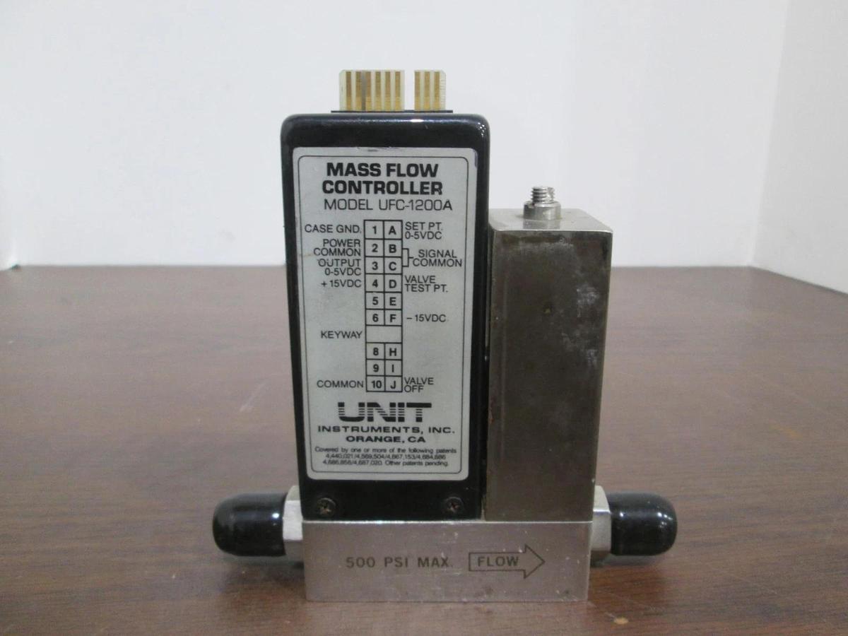 Used Unit, UFC-1200A, 300 SCCM, N2, Mass Flow Controller, 1/4" Port Used
