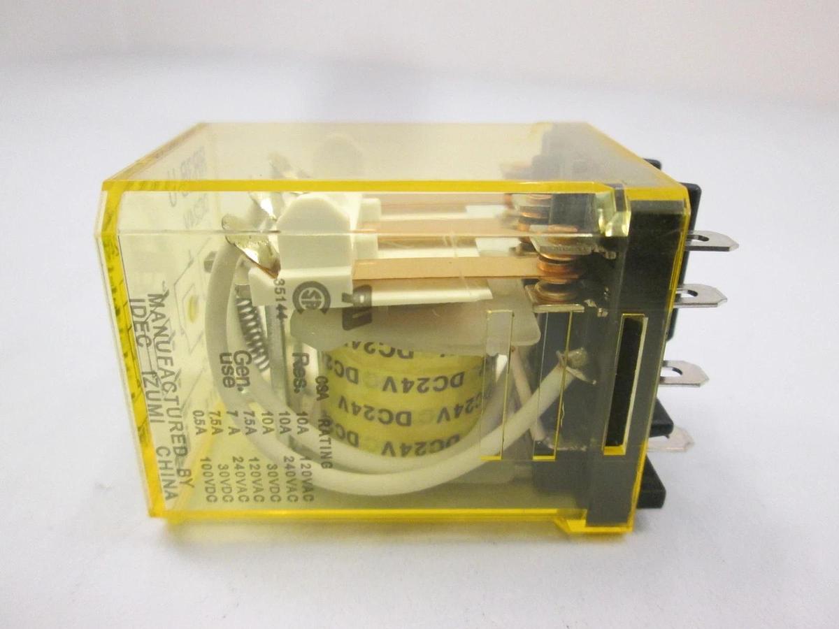 Used IDEC, RR3B-U, DC 24 V Relay, Used