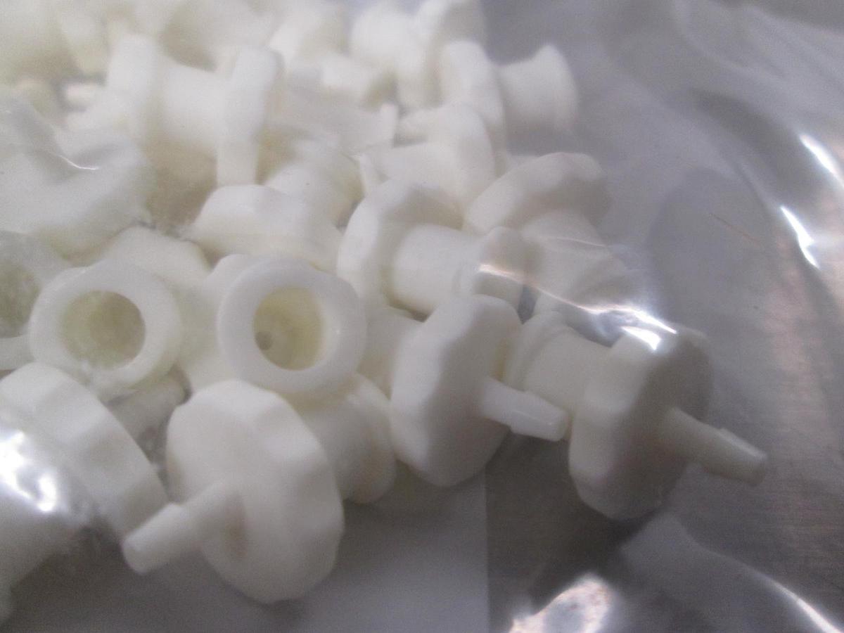 Plug In, 206-997, New, Lot of 65