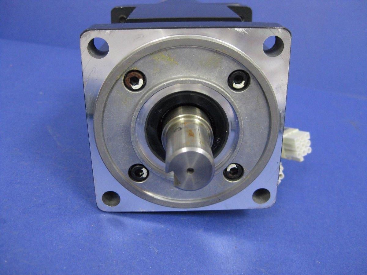 Used Oriental Motor Harmonic Gear UHG100-5B w/ Vexta A3461-9415HGE 5-Phase Motor