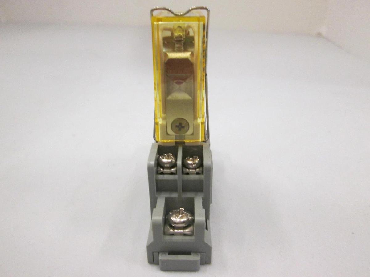 Used IDEC, RHIB-U Relay w/ SH1B-05 Relay Socket, Used