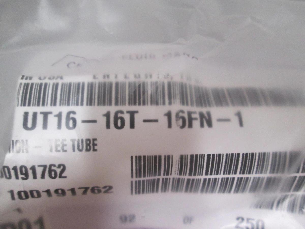 Entegris, UT16-16T-16FN-1, Union Tee Tube, New