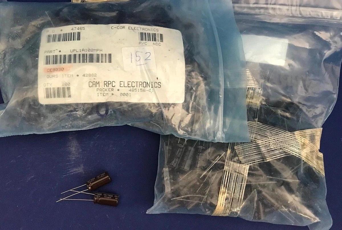 Nichicon Radial Aluminum Electrolytic Capacitors 1000uF 10V, Lot of 200+