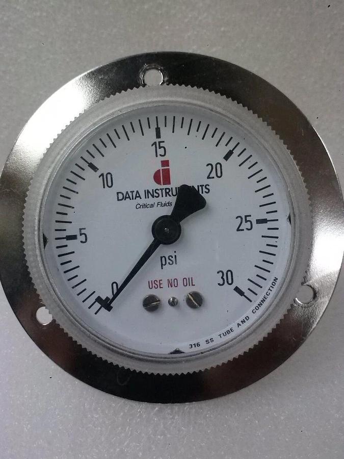 Data Instruments PG1FVM0030 Pressure Gauge 0-30psi Back Mount 1/4" MVCR, NWOB