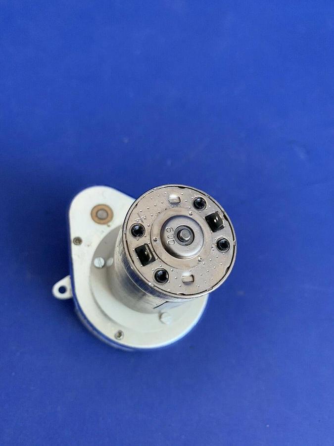 Mclennan Servo Supplies P576-DC150-G31L82 Geared DC Servo Motor, New
