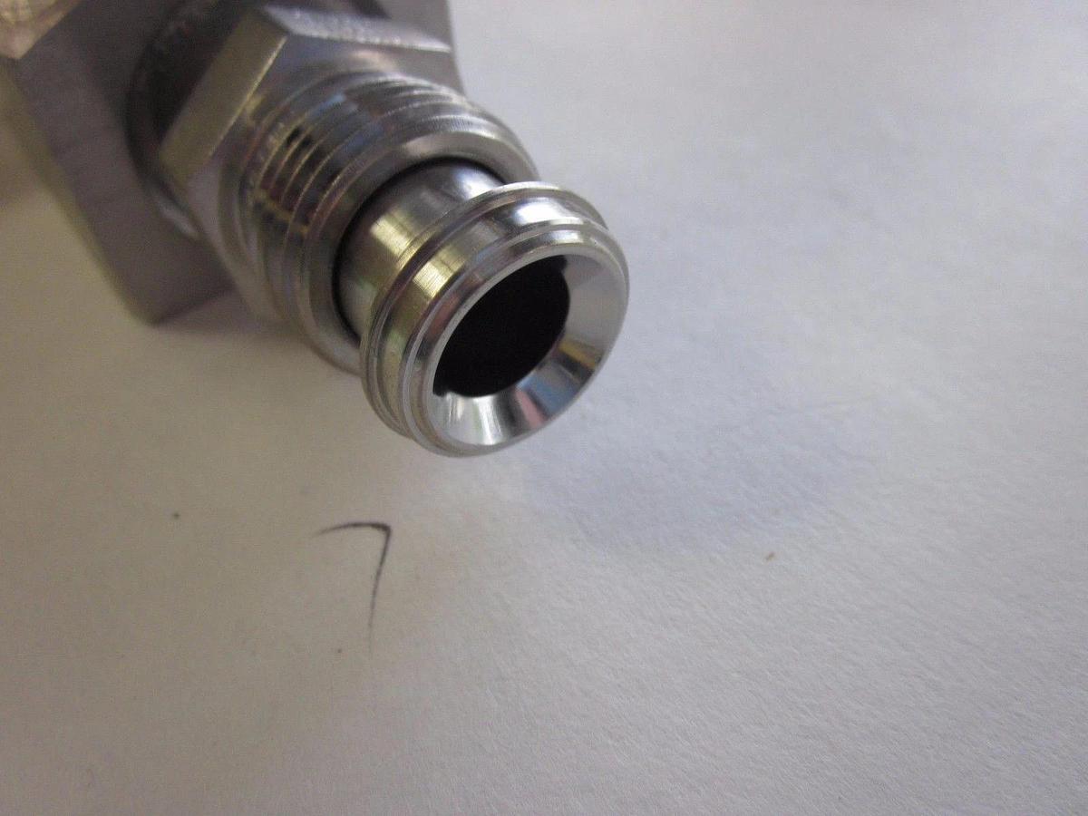 Used Veriflo 935FS8MMP1FSM High Flow Valve, High Purity, 1/2"MVCR with Purge Port