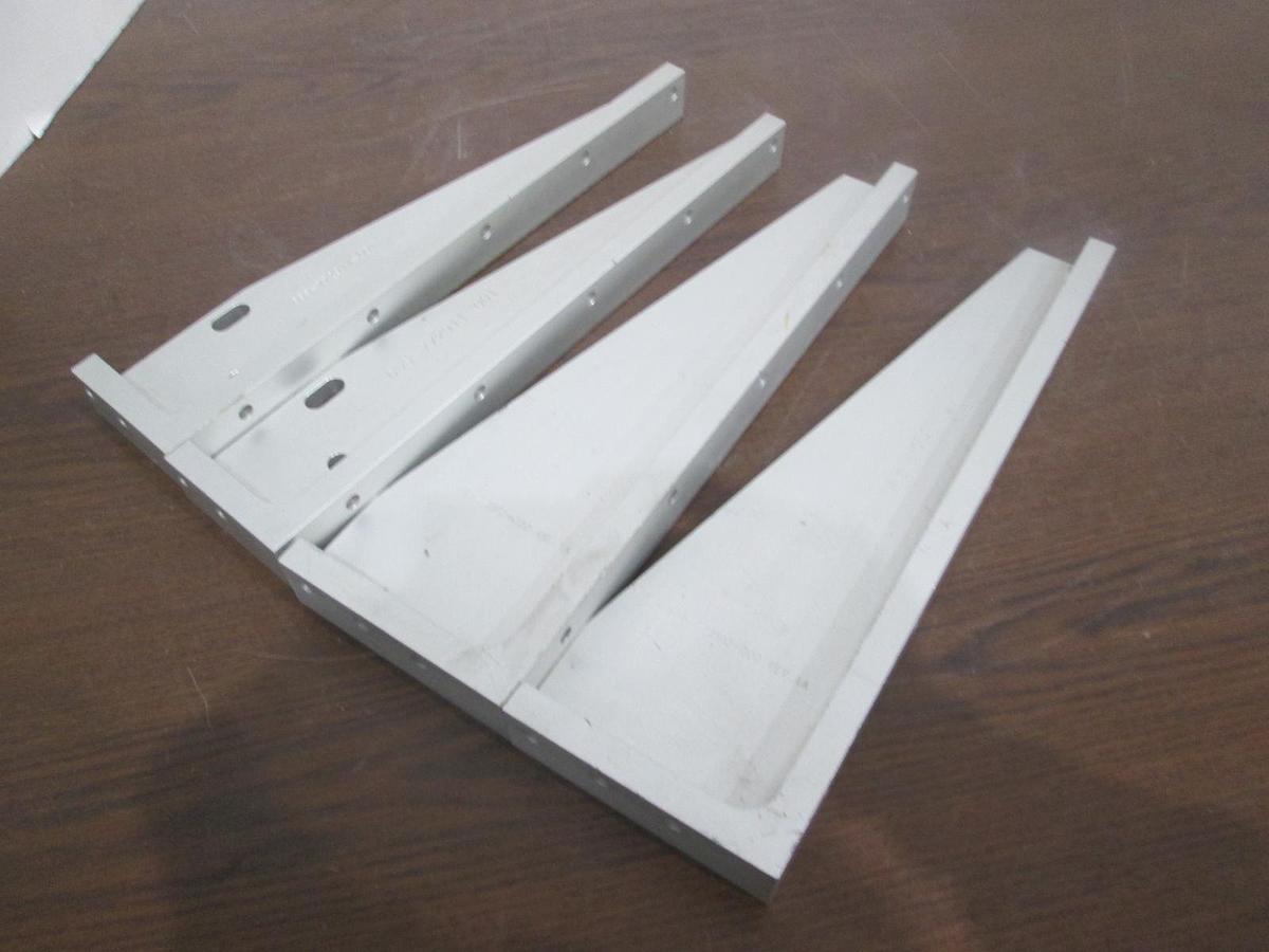 Used AMAT, 655-772911-00 (2), 655-772910-000 (2), Fixture Brackets, Used, Total lot 4