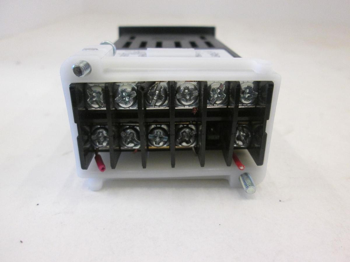 Used Omega, Temperature Controller, CN7500, 50/60Hz, 100-240V, Used