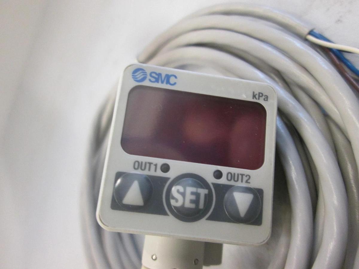 Used SMC, ZSE40-01-22L, High Precision Vacuum Switch, Used