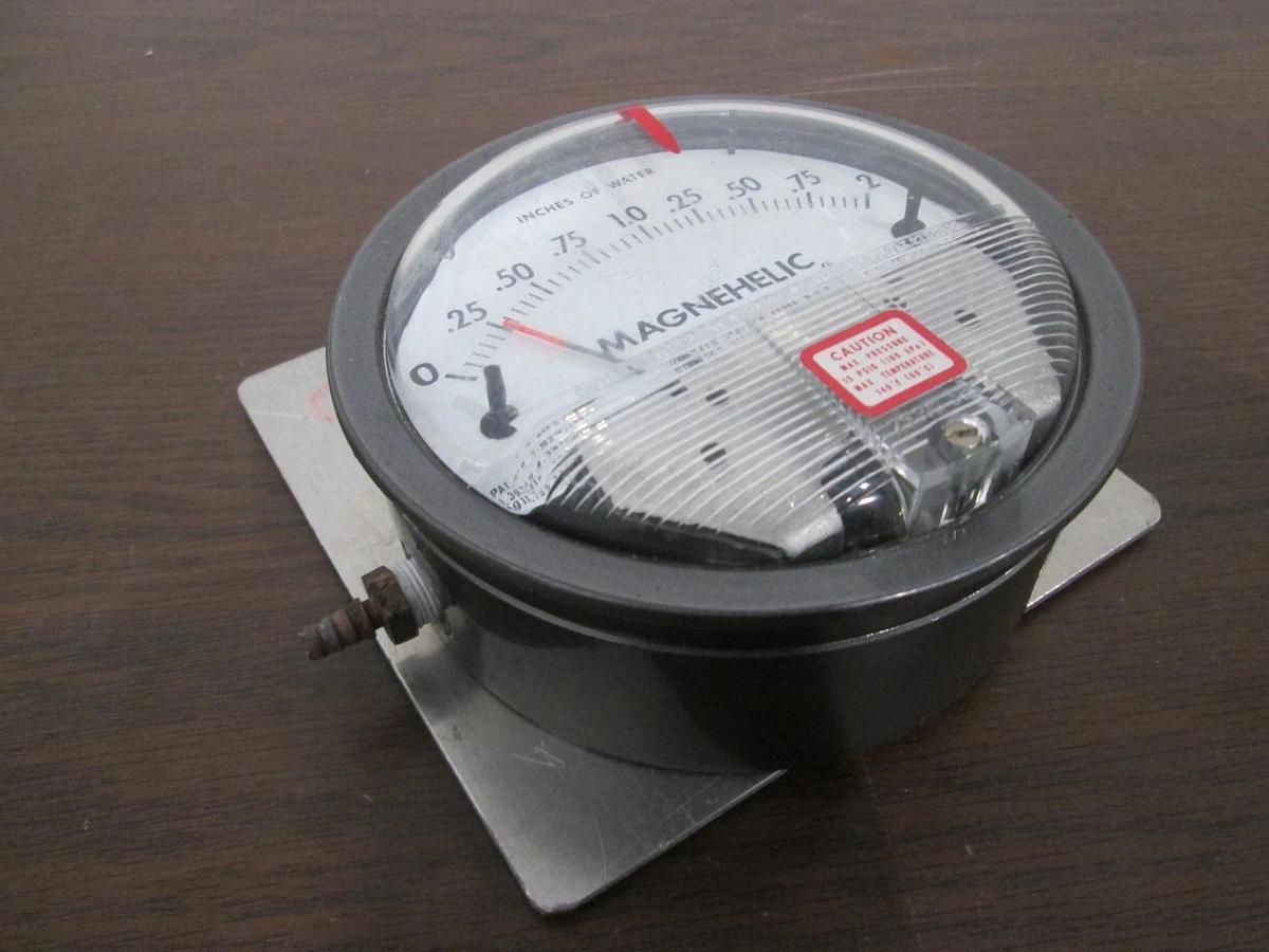 Used Dwyer, Magnehelic, 2002C, Pressure Gauge, 0-2" of Water, Used