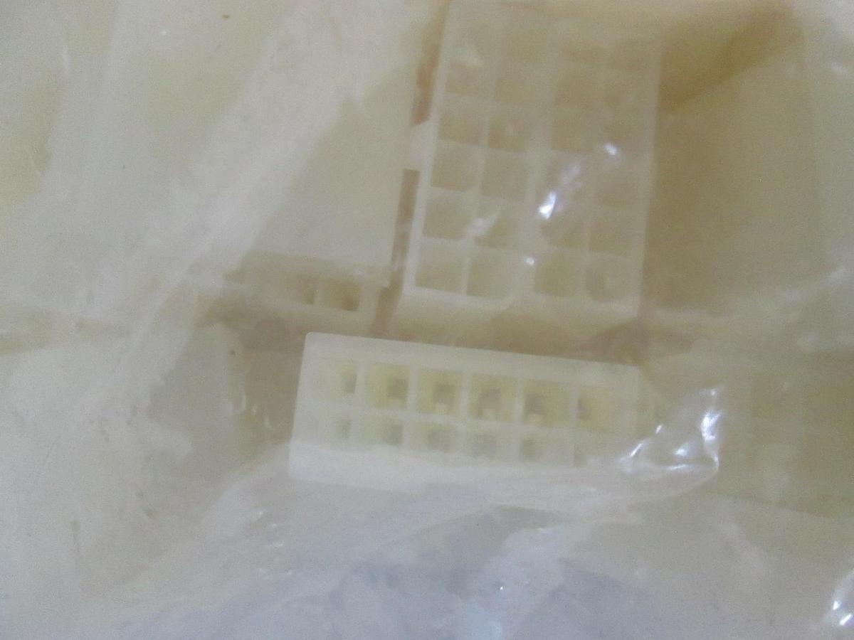 Used 12 Position Connector, 300433, New, Unknown Lot