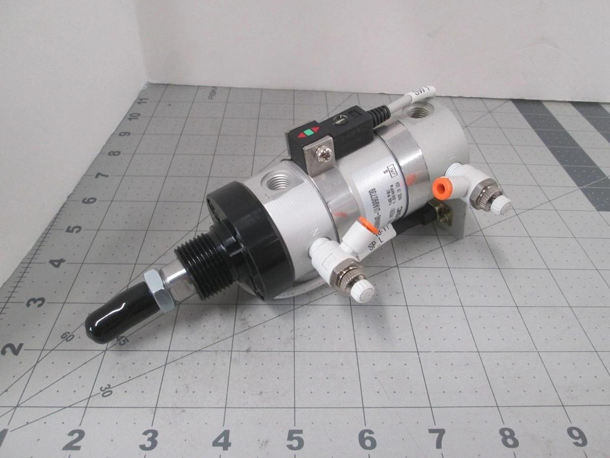 SMC, NCDGNN40-VIA990739, Pneumatic Cylinder w/ Connector, New
