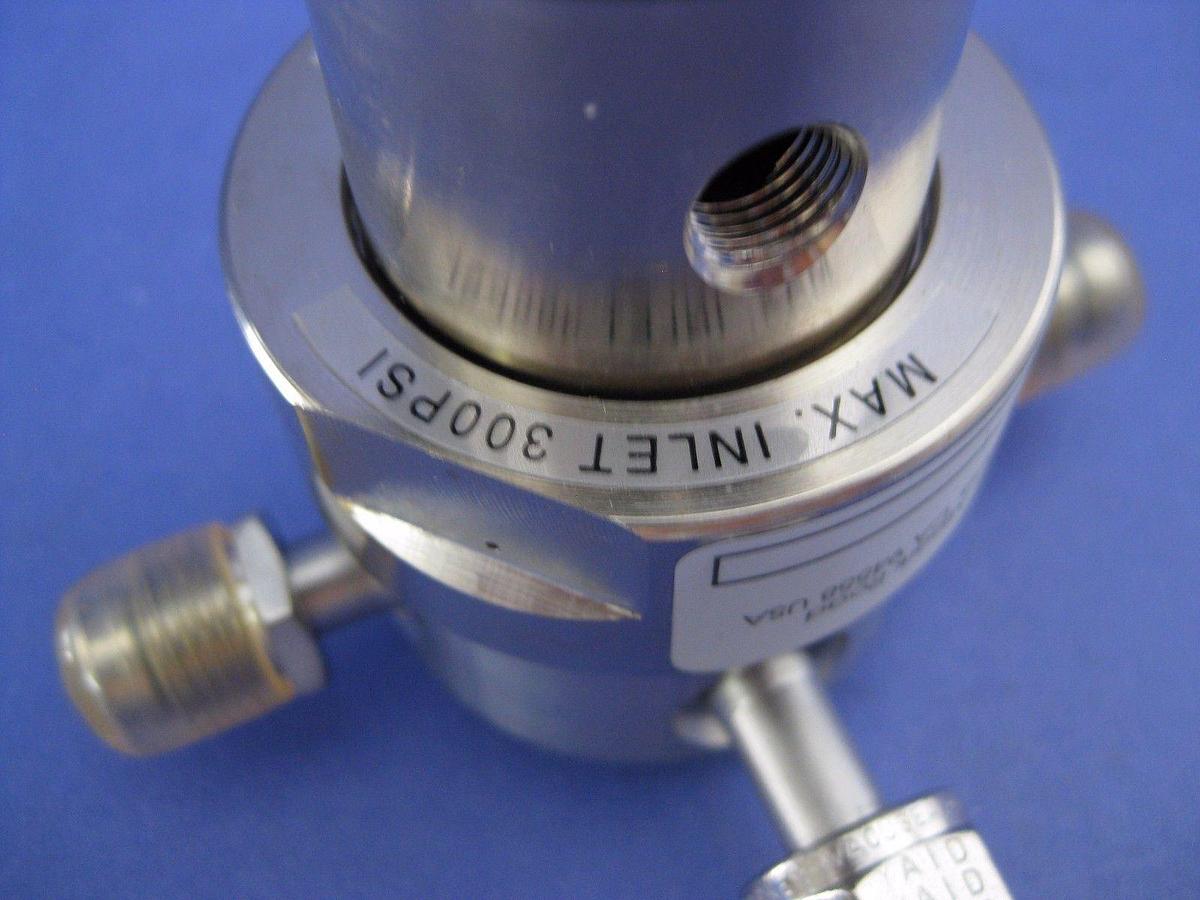 Used APTech Semi Gas Pressure Regulator 033-0233-010, 3 Port, 1/4" VCR- Used