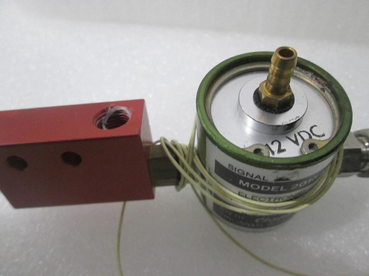 Used Clippard, Model 2013, Clippard Cylinder w/ Vacuum Transducer Pump, Used