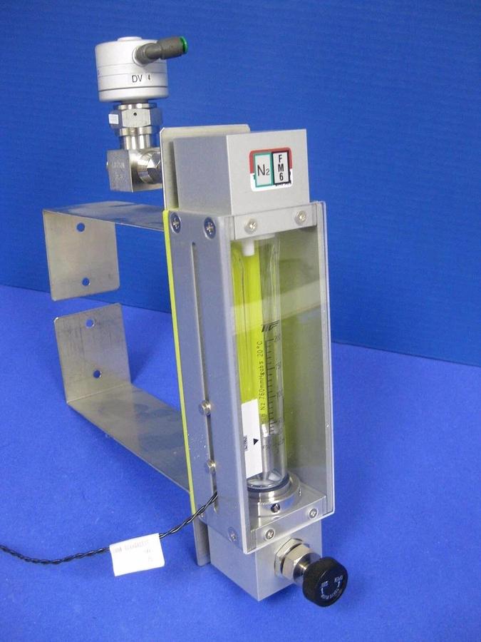 Used Tokyo Keiso F97-240254-3 Purge Meter, 20-200 l/Min N2 with Fujikin Pneum.Valve