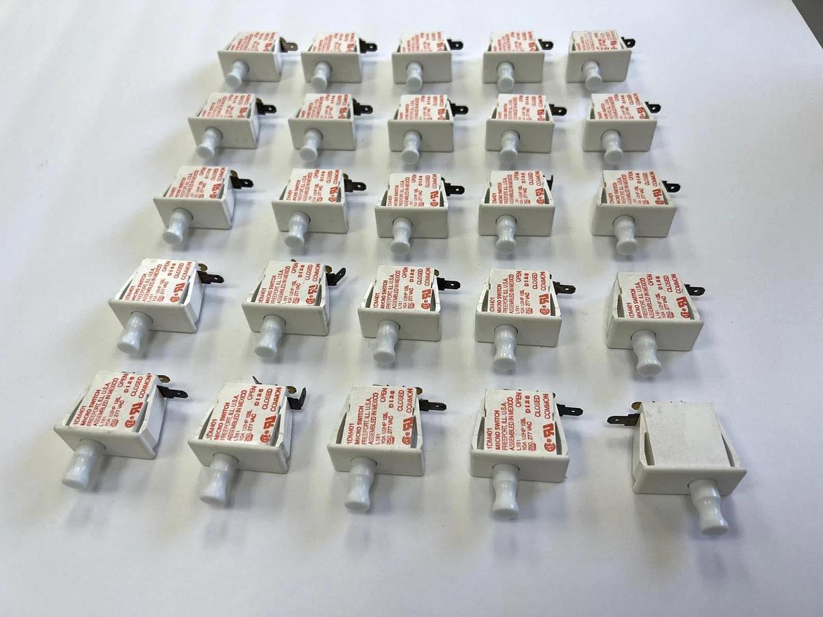 Used 1DM401 Micro Switch L181 10A 1/2HP 125, 250. 277 VAC, Used