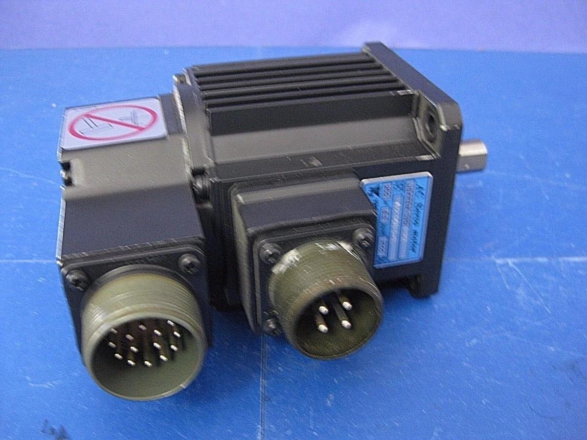 Used YASKAWA USAREM-02DE2X AC Servo Motor, 3000 RPM, 200W, Used