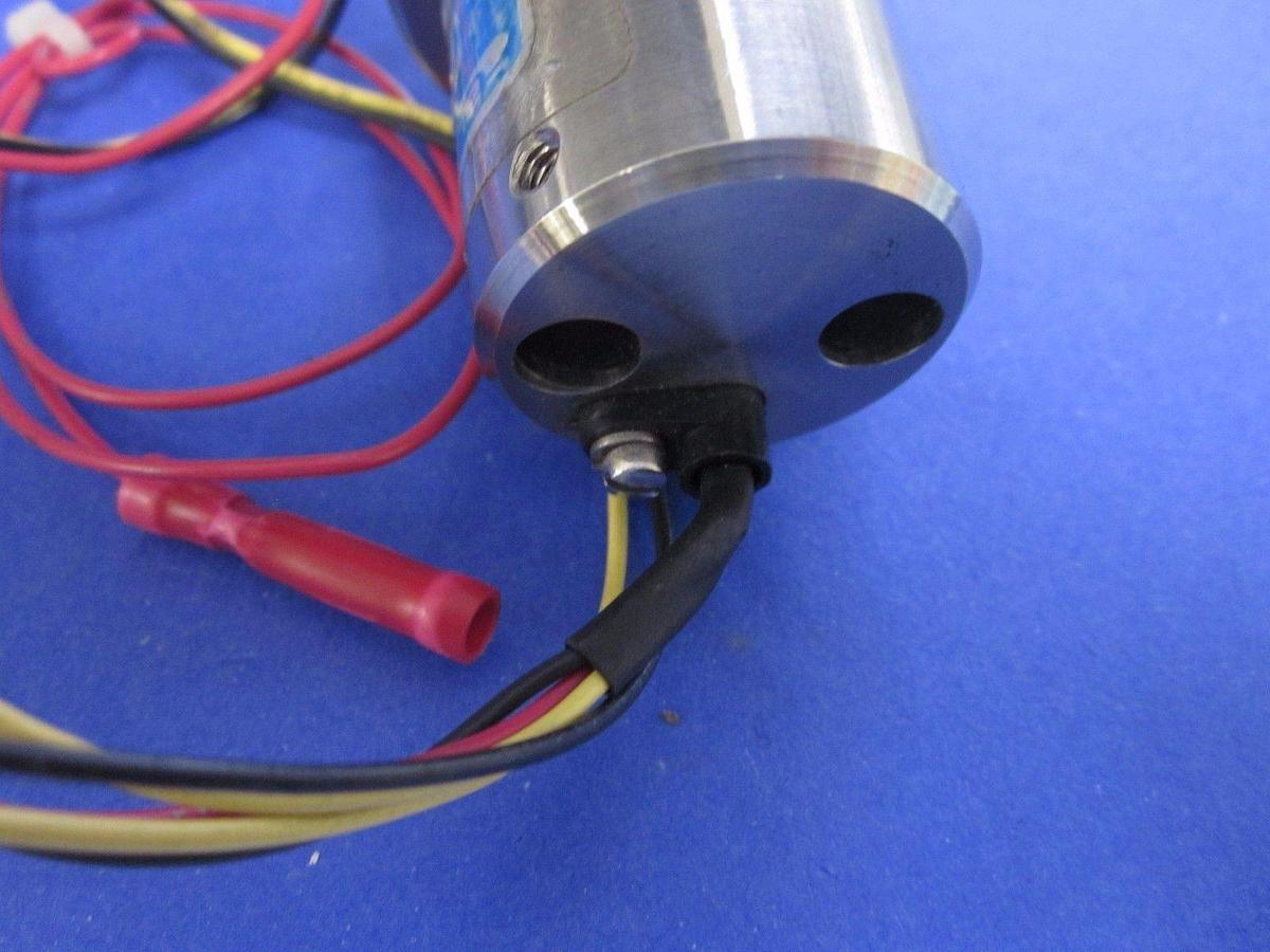 Used Autoflow FS5704CV-8M Adjustable Flow Switch for High Flow Liquid, Viton Seal