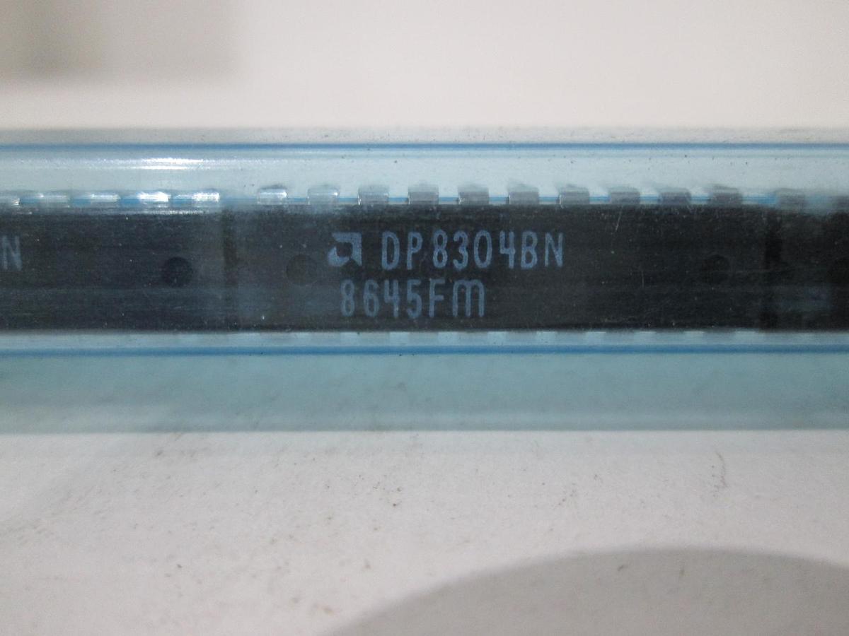 AMD, DP8304BN, Integrated Circuit, New, Lot of 18