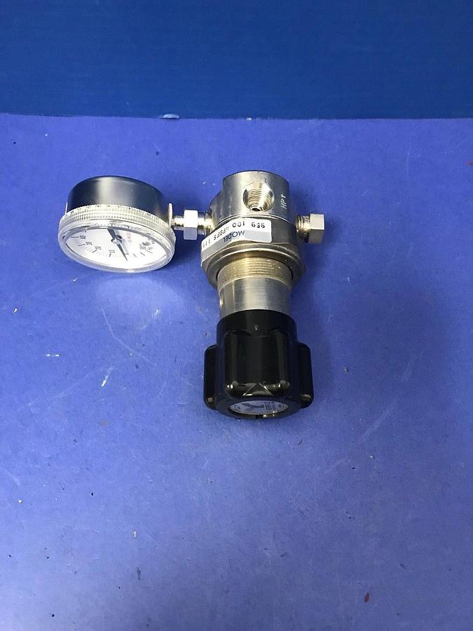 Used Veriflo 959 Regulator 9591004PBFS111, 4 Port, 20"-0-100 psi Gauge, Used