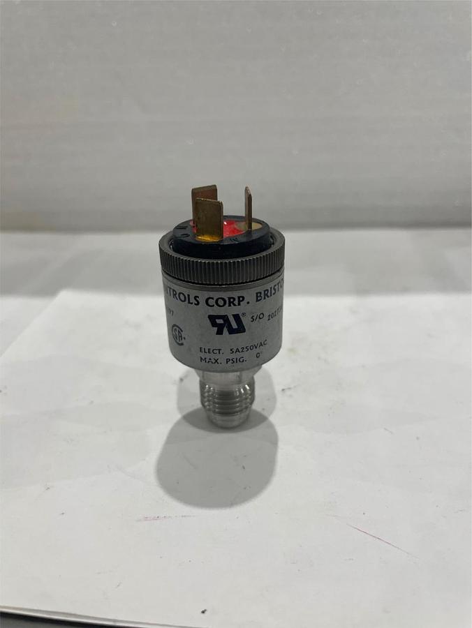 Used Whitman Controls Corp. Bristo, W117V-3H-K52TB-X30297, Vacuum Switch, Used