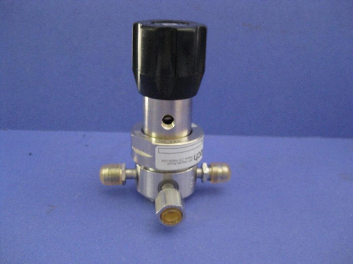 Used APTech Semi Gas Pressure Regulator 033-0233-010, 3 Port, 1/4" VCR- Used