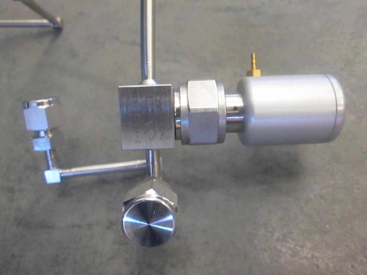 Used AMAT, 0050-00515, Manifold, Weldment, Pneumatic Valve ,Swagelok+Line, New