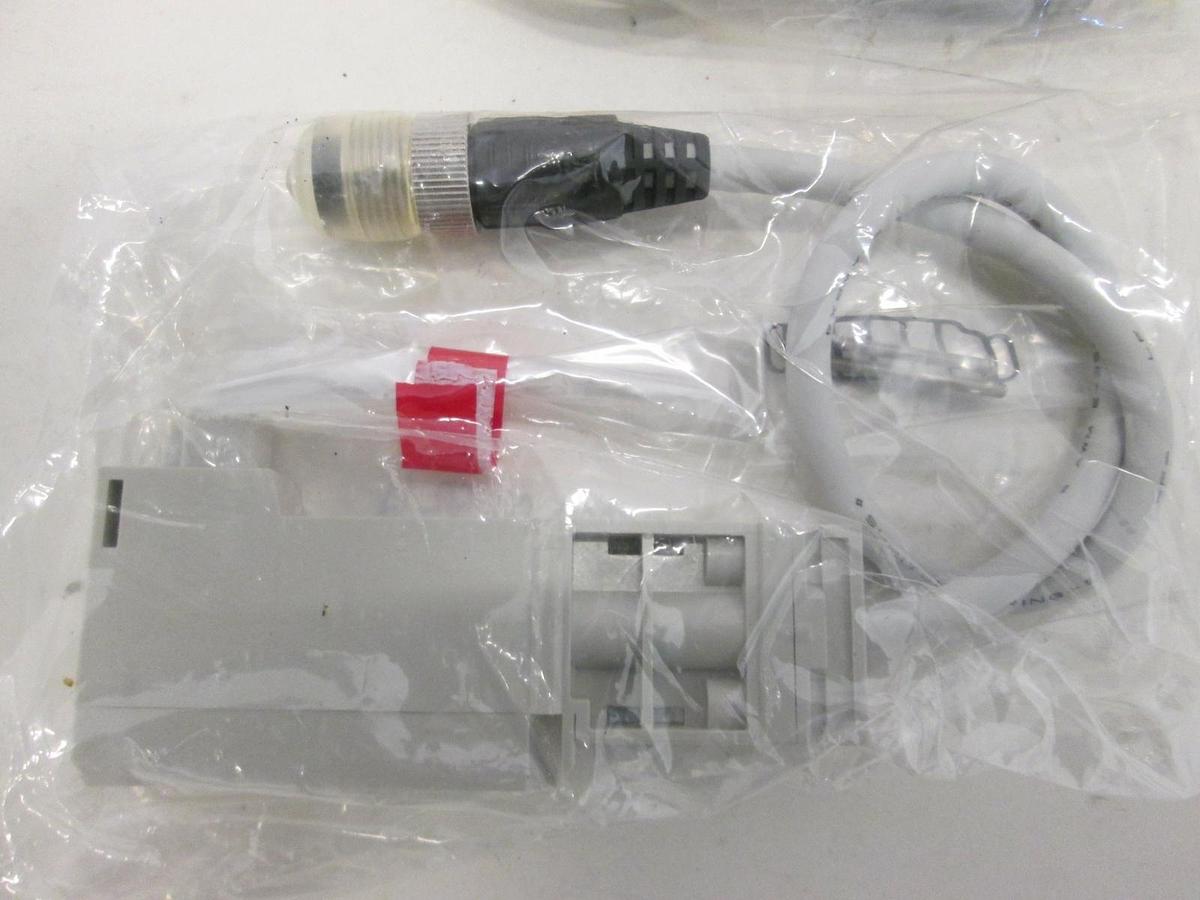 SMC, SV1000-60-5B-1A, Relay Output Module, New, Lot of 3
