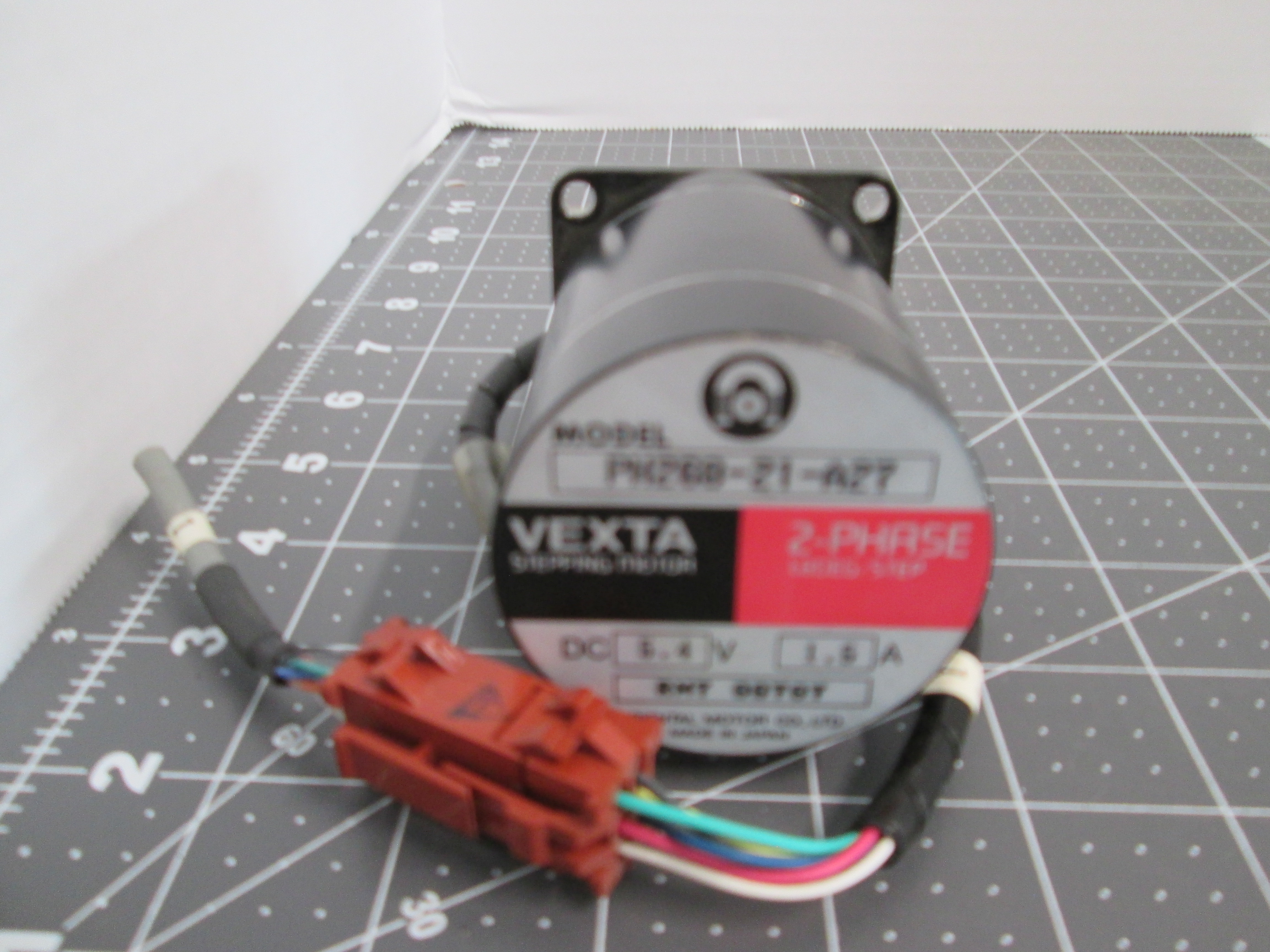 Used Vexta Oriental Motor PH268-21-A27 2-Phase Stepping Motor DC 5.4V 1.5A