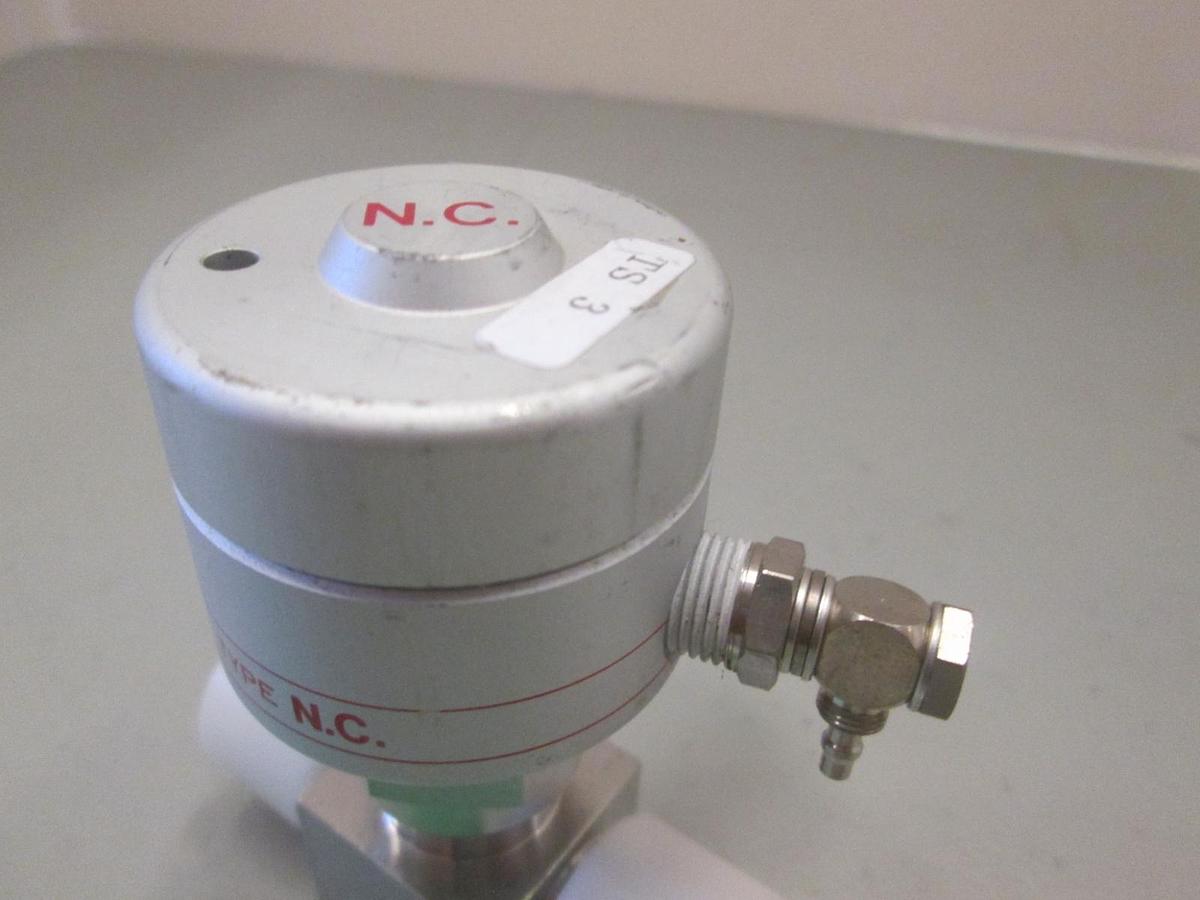 Used Fujikin Mega-Mini, 3.5-7kgf, Pneumatic Valve, 1/4", Used